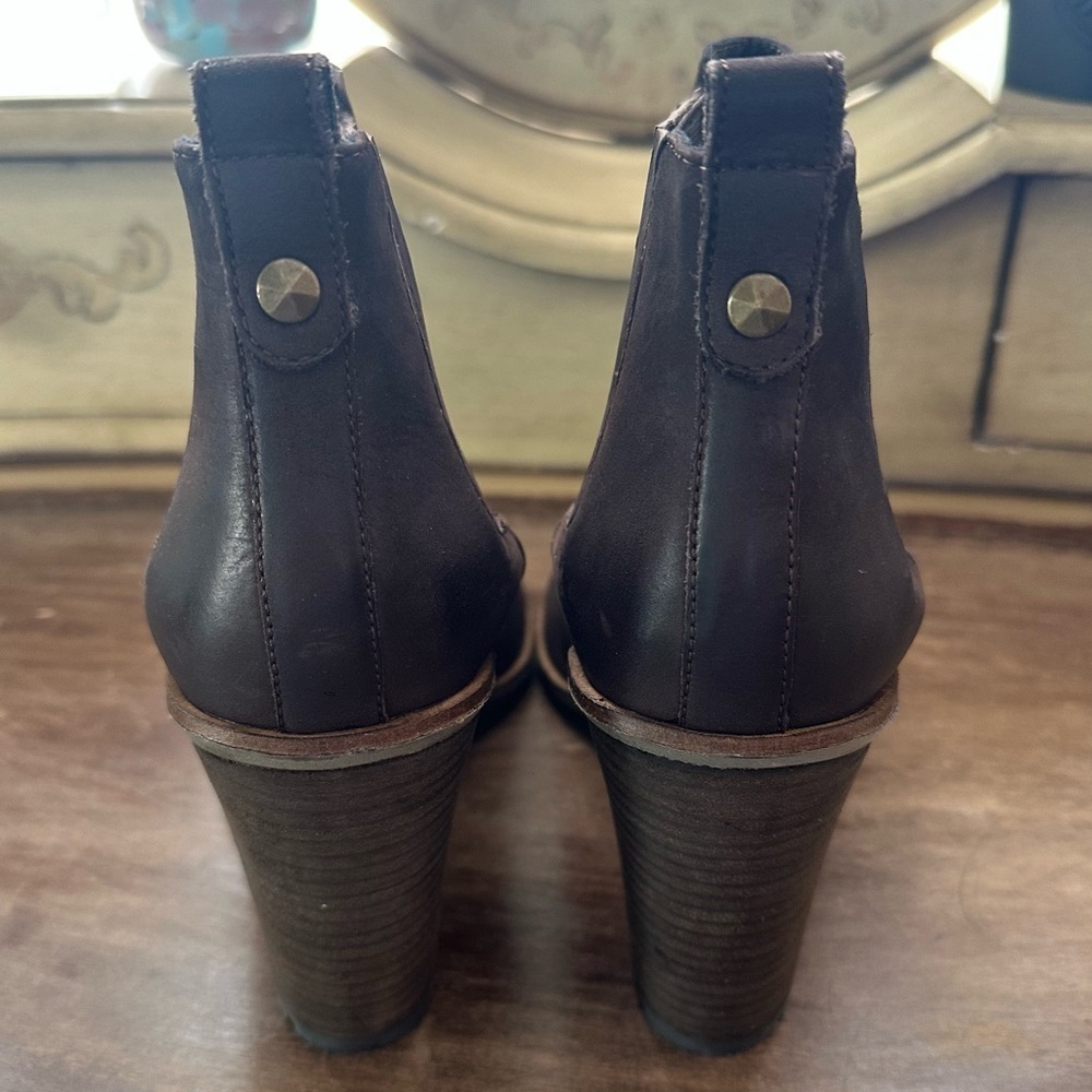 Steve Madden Ryland Chocolate Suede Chunky Wood Heel Ankle Boots, NWOB, Size 10 - Picture 3 of 4